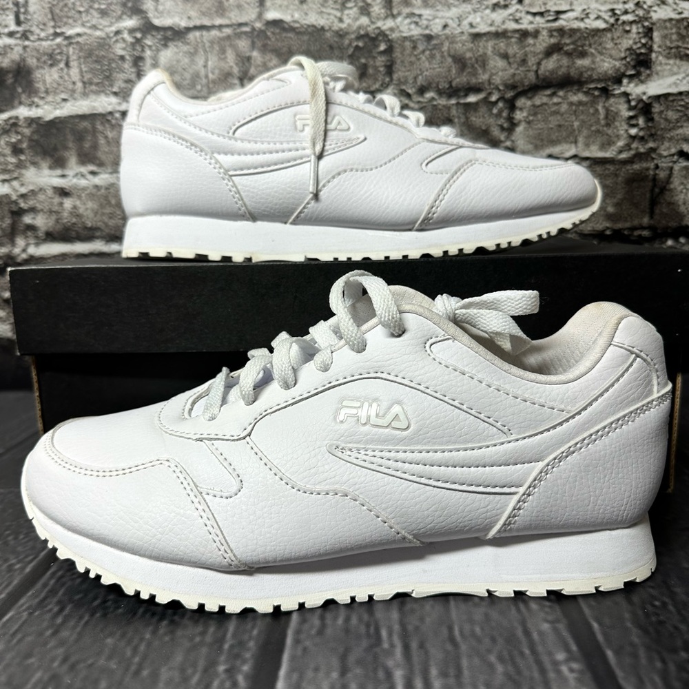 Fila Womens Classico 18 5CM00152-100 White Casual Shoes Sneakers Size 8